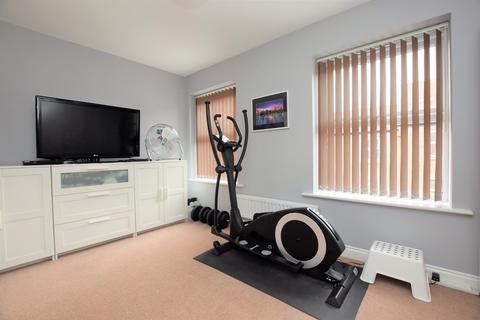 28 Copper Beech Road, Nuneaton, CV10 9FB