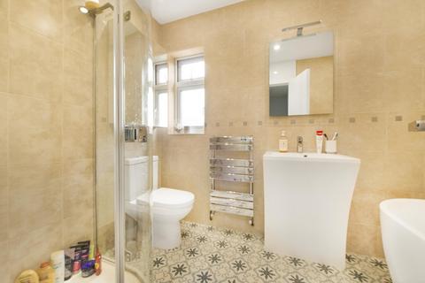 37 Allingham Close, London, W7 1NB