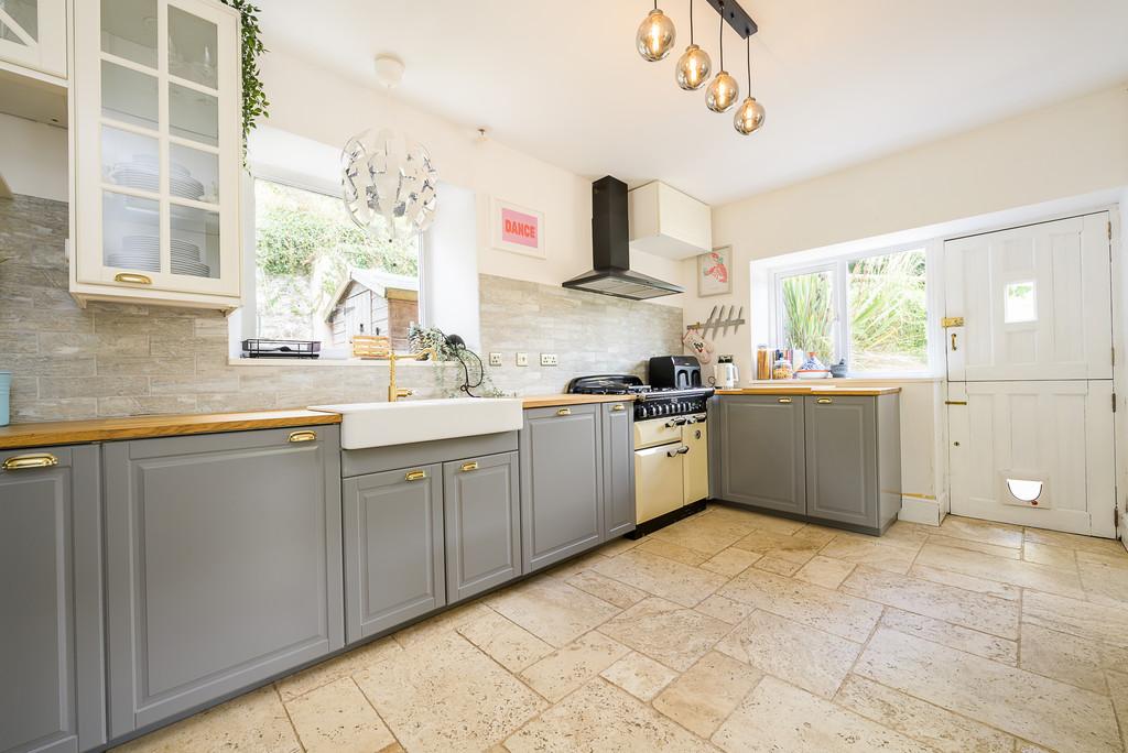 RossonWye 4 bed detached house for sale £585,000