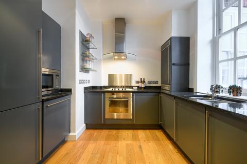 2 bedroom flat for sale, Wellington Street, London