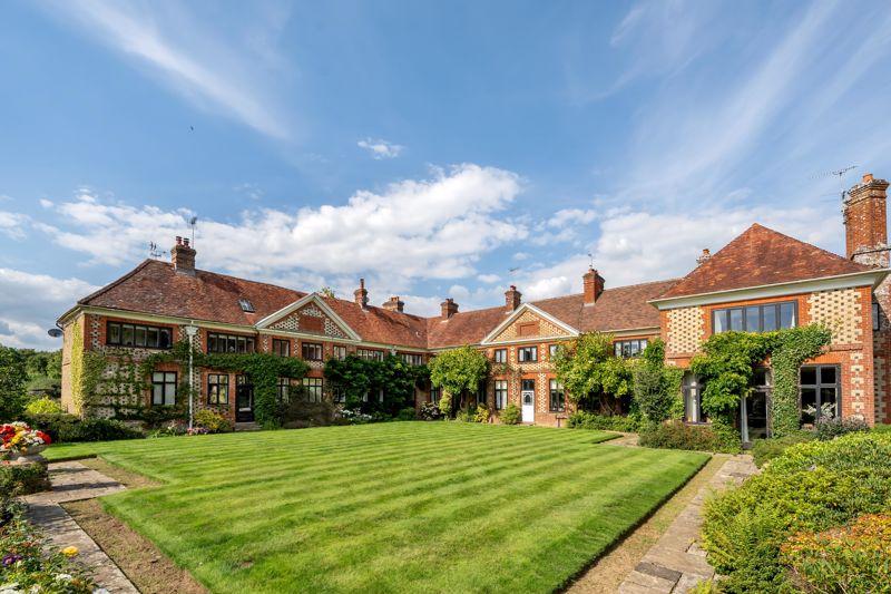 Tunbridge Lane, Bramshott, Liphook 3 bed character property for sale