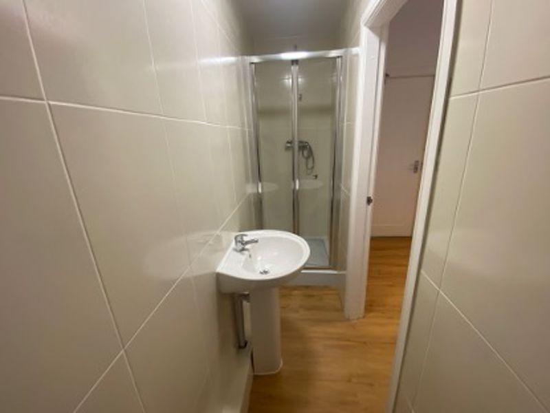 R2 Ensuite