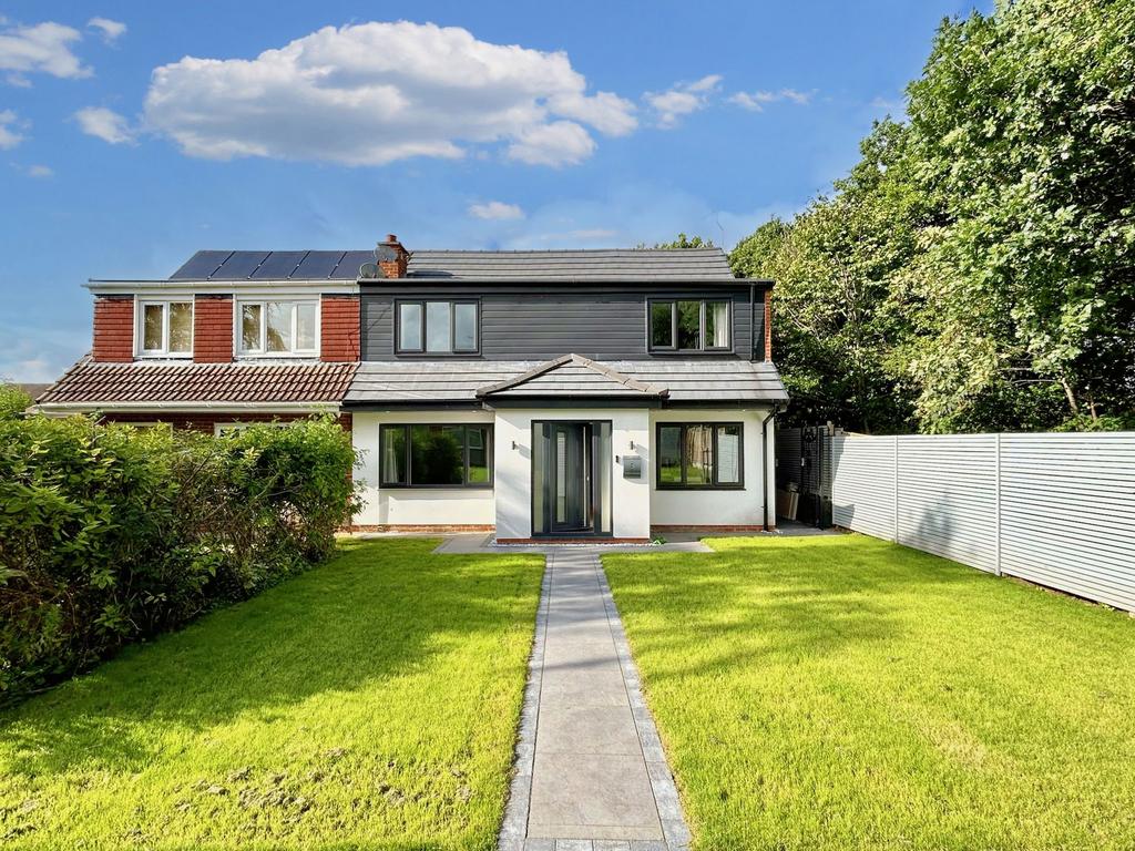 Leith Walk, Thornaby, StocktononTees, Durham, TS17 9HL 4 bed semi