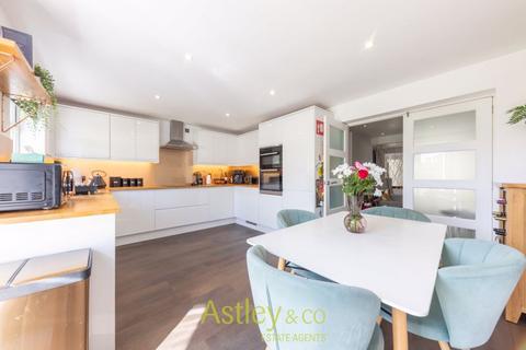 3 bedroom semi-detached house for sale - Cromwell Road, Sprowston, Norwich
