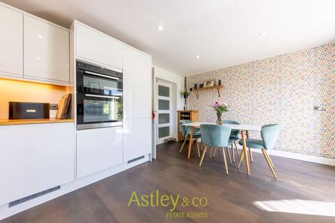 3 bedroom semi-detached house for sale - Cromwell Road, Sprowston, Norwich