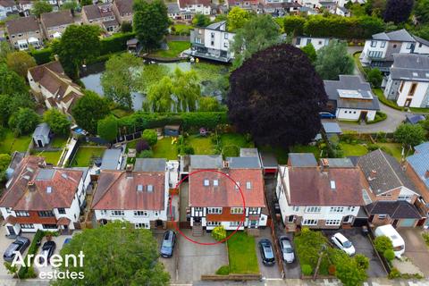 4 bedroom semi-detached house for sale, Sixth Avenue, Essex