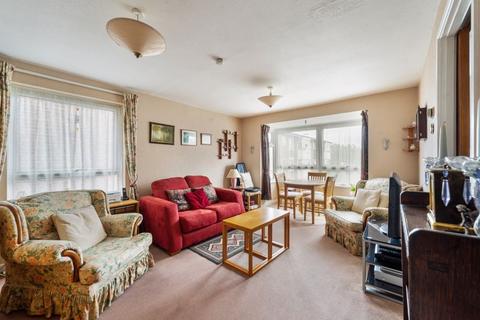 12 Carters Close, Worcester Park, KT4 8QF