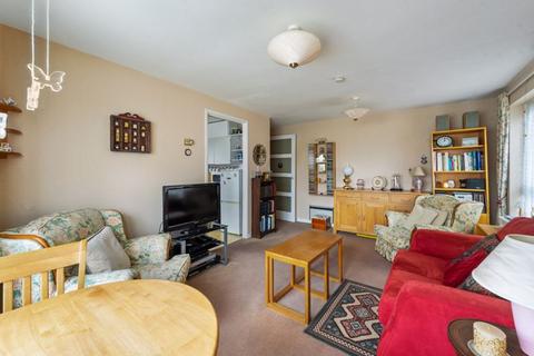 12 Carters Close, Worcester Park, KT4 8QF