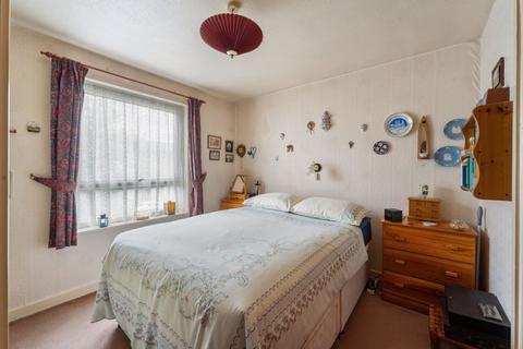 12 Carters Close, Worcester Park, KT4 8QF