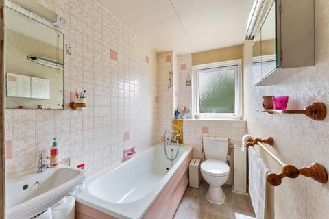 12 Carters Close, Worcester Park, KT4 8QF