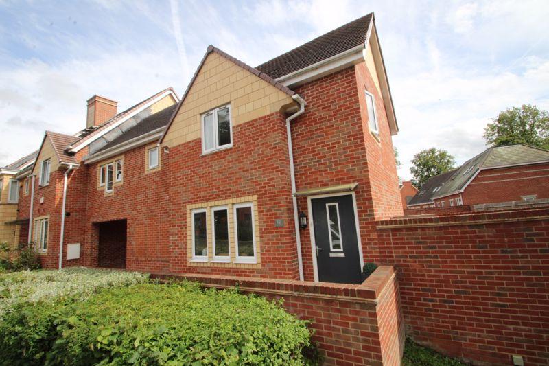 Kennedy Avenue, High HP11 2 bed coach house for sale £260,625