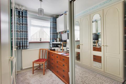 5 Iverhurst Close, Bexleyheath, DA6 8HY