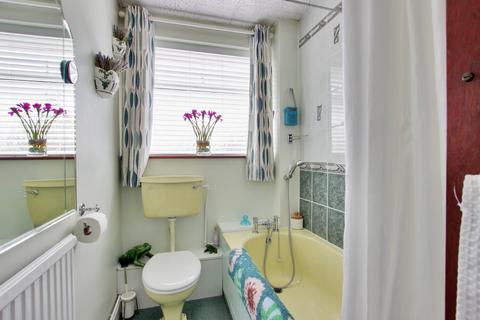 5 Iverhurst Close, Bexleyheath, DA6 8HY