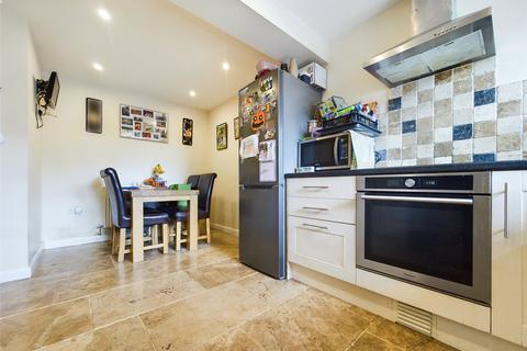 3 bedroom end of terrace house for sale, Stanwick Gardens, Cheltenham, Gloucestershire, GL51