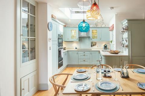 Lower Ivydale Brixham Road, Kingswear, Dartmouth, TQ6 0BA