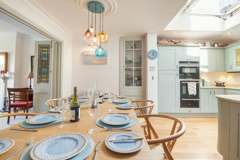Lower Ivydale Brixham Road, Kingswear, Dartmouth, TQ6 0BA