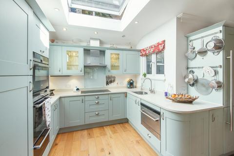 Lower Ivydale Brixham Road, Kingswear, Dartmouth, TQ6 0BA