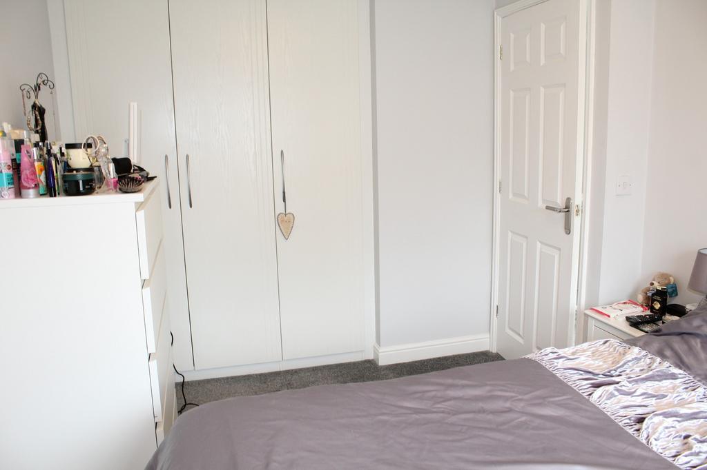 Bedroom 1 Picture 2