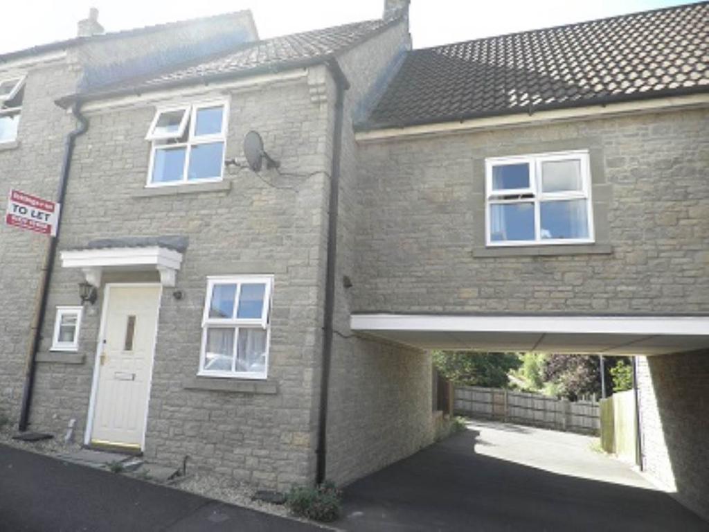 Rivers Reach, Frome, Somerset 3 bed house £1,195 pcm (£276 pw)
