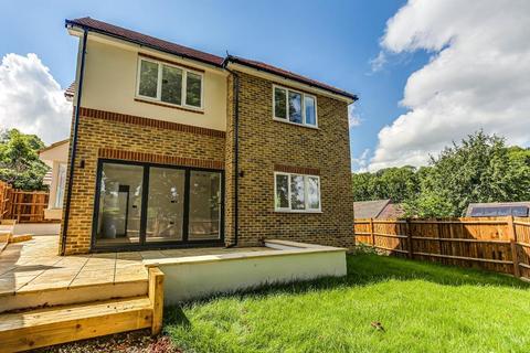 20 Tillingdown Hill, Caterham, CR3 6QL