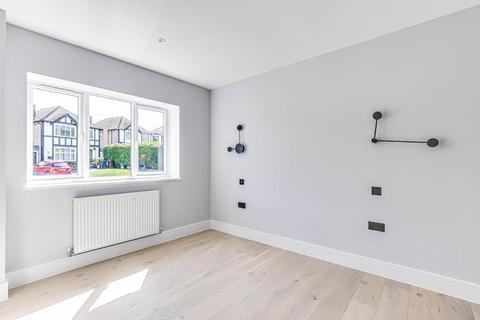 20 Tillingdown Hill, Caterham, CR3 6QL