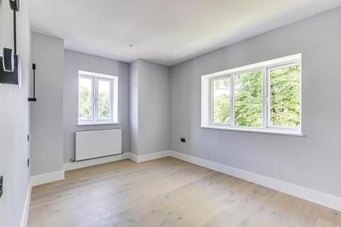 20 Tillingdown Hill, Caterham, CR3 6QL
