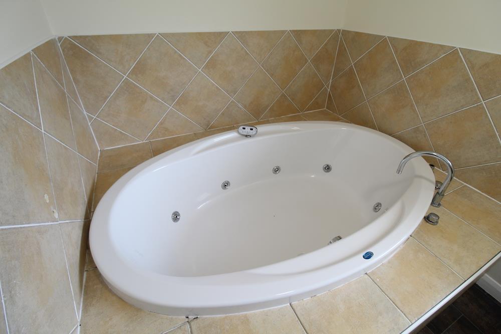 Jacuzzi Bath