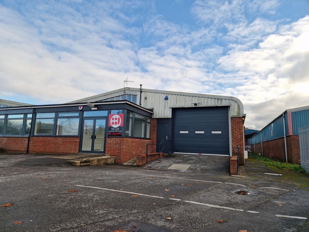 Unit 11 Runway Business Park, Moor Farm Road, Ashbourne, Derbyshire Industrial unit to rent £