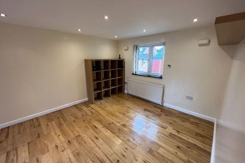 5 bedroom semi-detached house to rent, Dugdale Hill Lane, Potters Bar