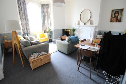 2 bedroom flat to rent, Heath Terrace, Leamington Spa
