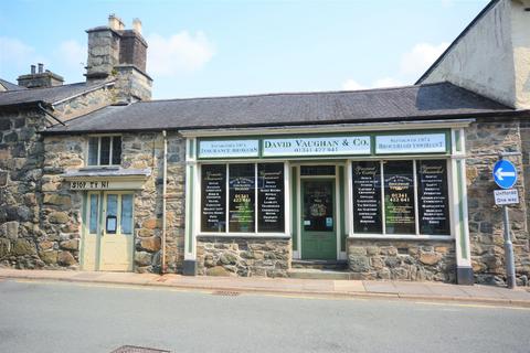 Shop for sale, David Vaughan Insurance Premises & Ty Ni, Bridge Street, Dolgellau, LL40 1AU