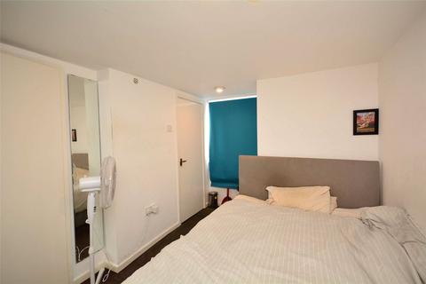 6 bedroom terraced house for sale - Woodside Avenue, Leeds
