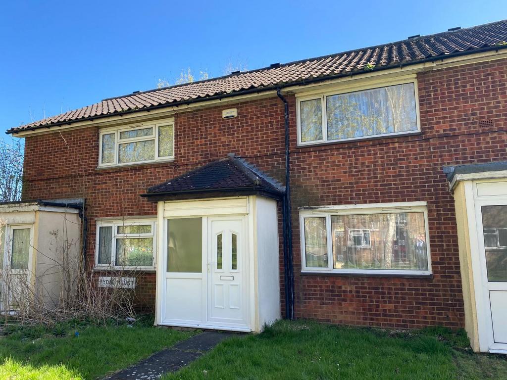 Rydal Mount, Eastfield, Northampton NN3 2 bed terraced house for sale
