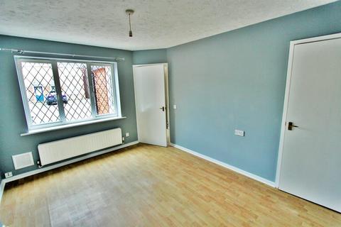 2 bedroom semi-detached house to rent, Pine Hurst Close, Leicester, LE3
