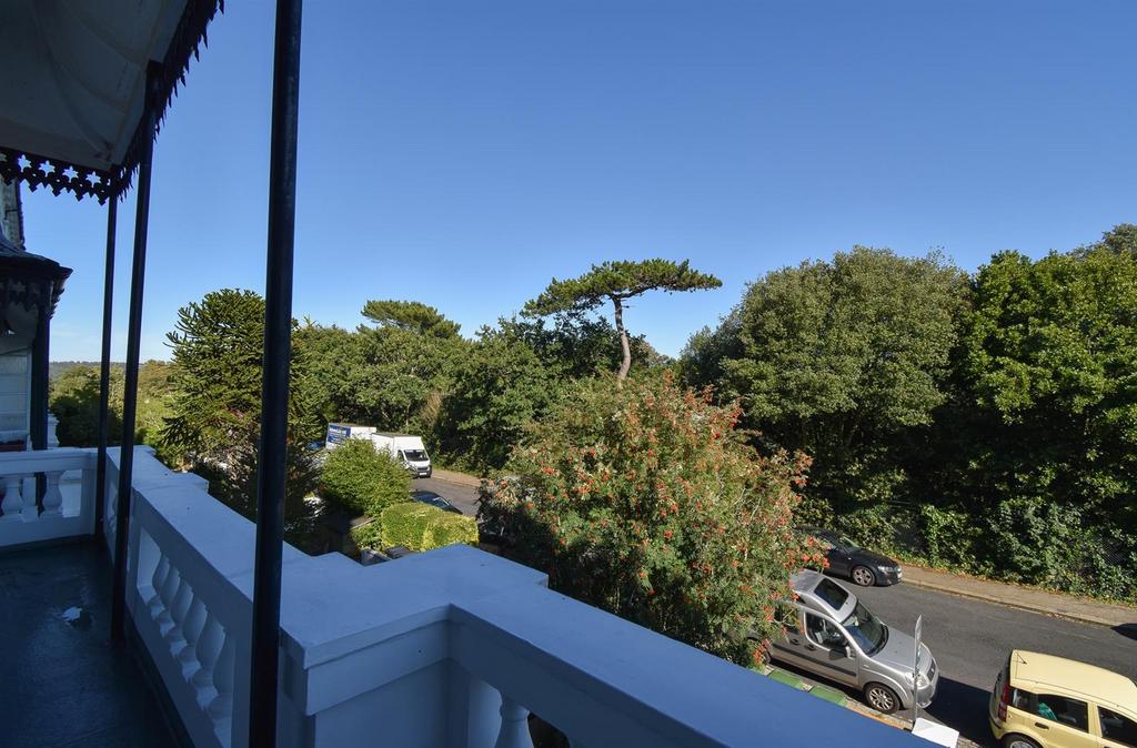 Markwick Terrace, St. LeonardsOnSea 2 bed flat for sale £275,000