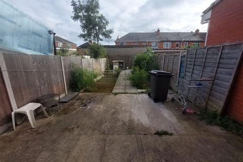 3 bedroom terraced house to rent, Prestwold Road, Leicester