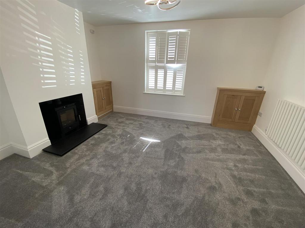 Albert Street, Stone 3 bed terraced house for sale £315,000