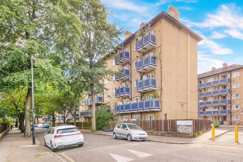 Braintree House, Malcolm Road, London 1 bed flat for sale £300,000
