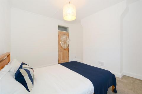 Flat 17, Braintree House Malcolm Road, London, E1 4HN