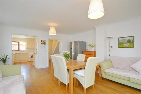 4 bedroom end of terrace house for sale - IDEAL FAMILY HOME * SHANKLIN