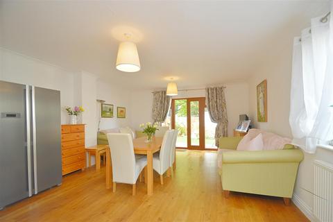 4 bedroom end of terrace house for sale - IDEAL FAMILY HOME * SHANKLIN