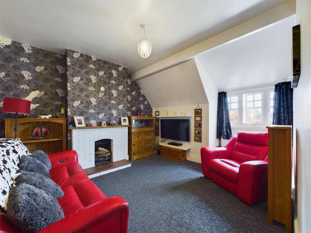 Southern Bungalows, Norwich Road, Cromer 4 bed apartment for sale £