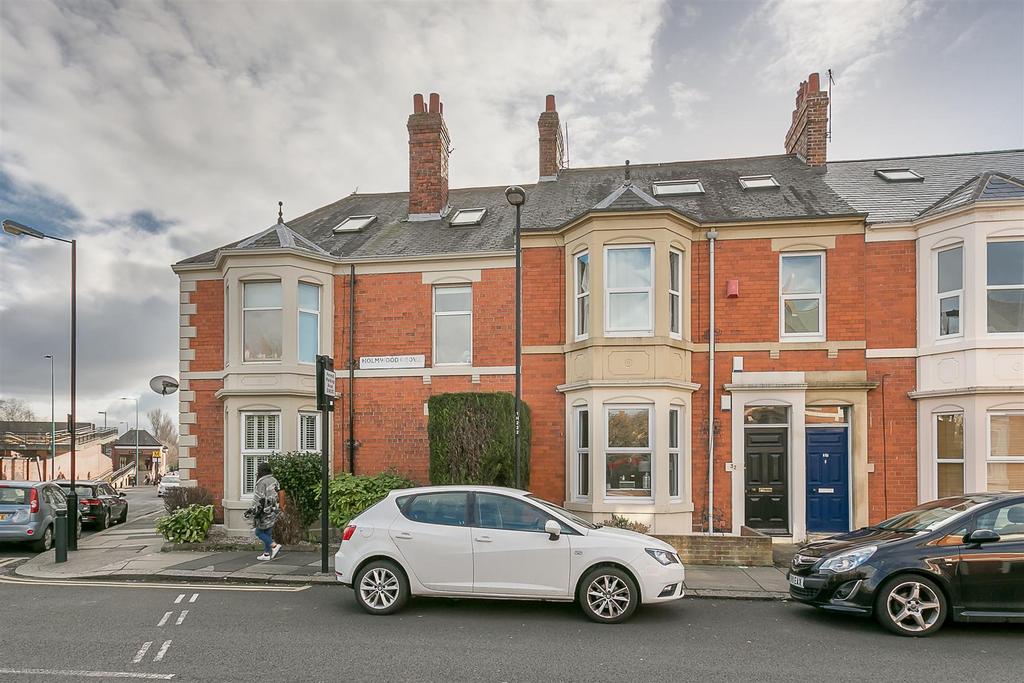 Holmwood Grove, West Jesmond... 2 bed flat £1,100 pcm (£254 pw)