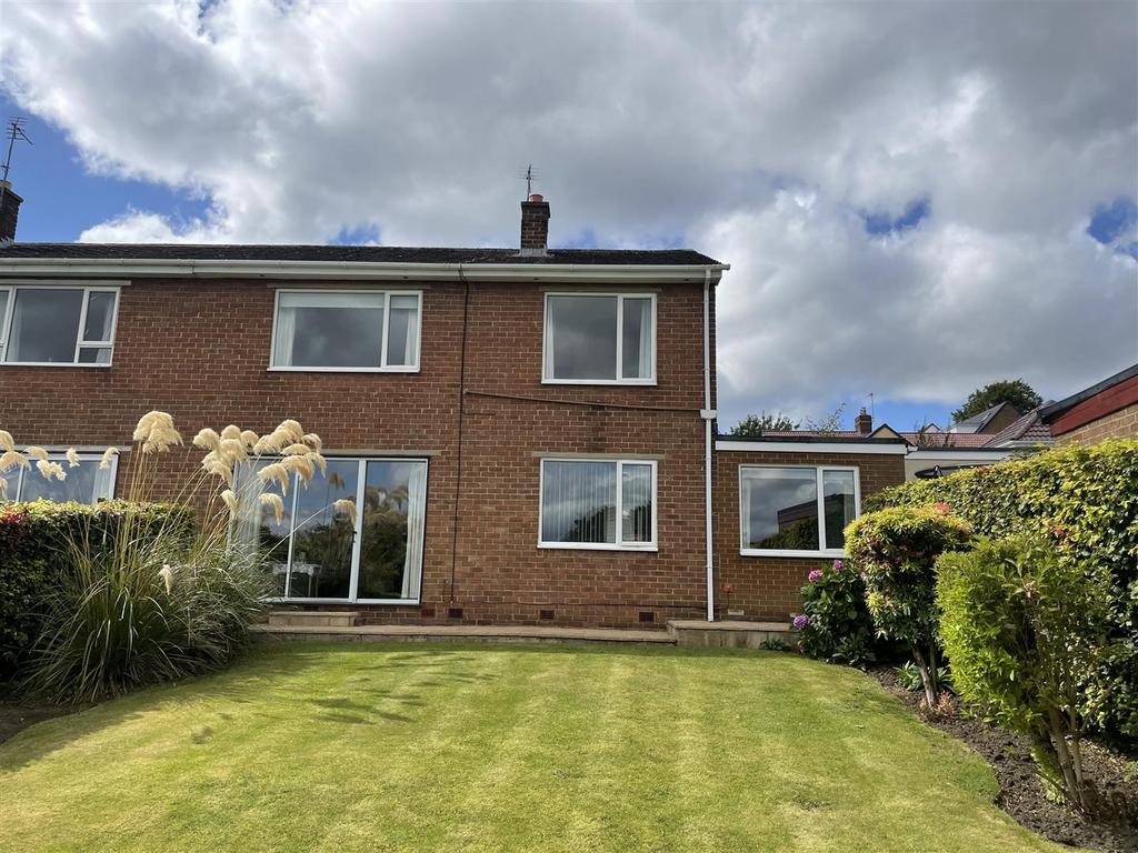 Springfield Gardens, Chester Le Street 4 bed semidetached house £250,000