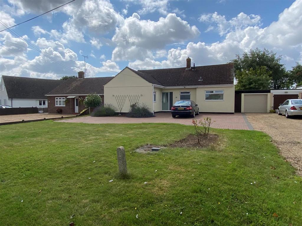 Barbrook Lane, Tiptree 3 bed detached bungalow for sale £575,000