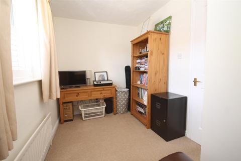 71 Bakers Gardens, Carshalton, SM5 2SF