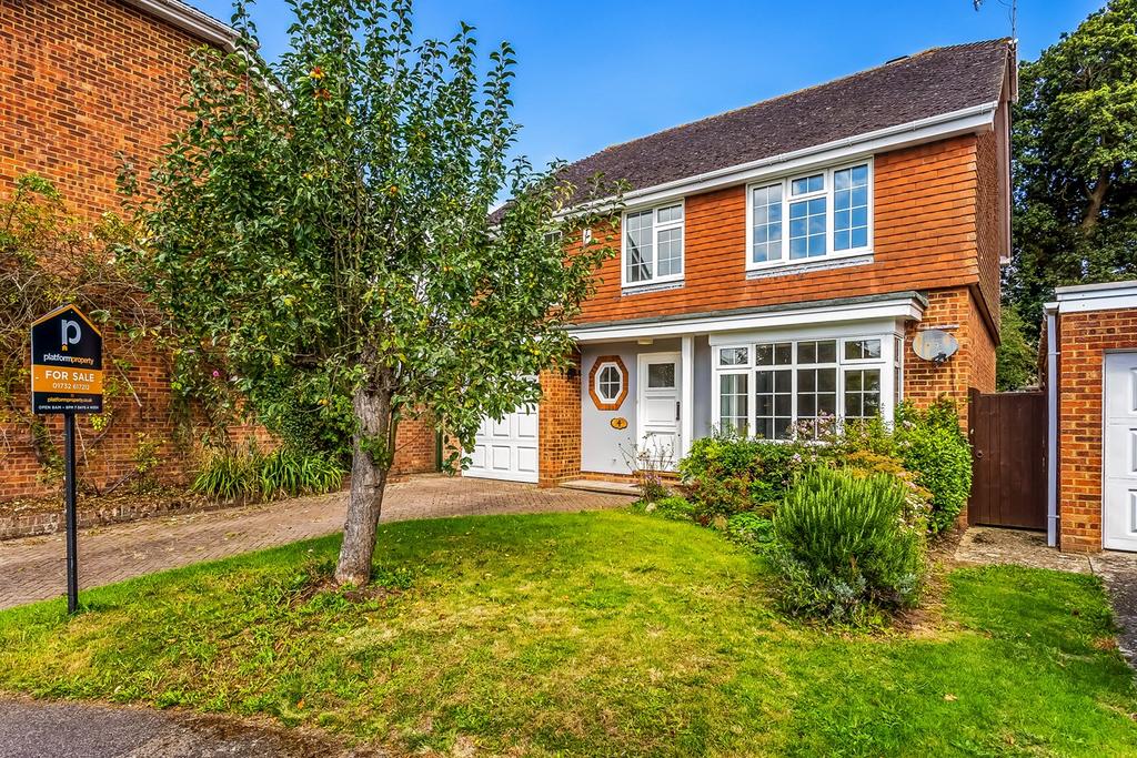 The Brownings, Edenbridge, TN8 4 bed detached house for sale £550,000