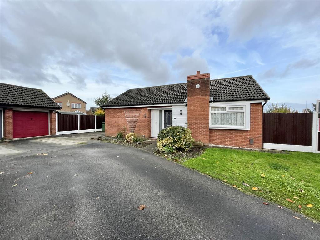Bowmont Close, Cheadle Hulme, Cheadle 2 bed bungalow for sale £300,000