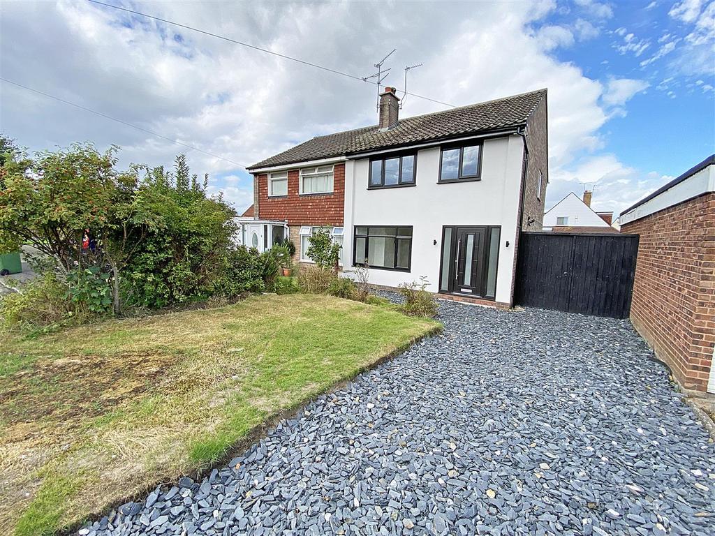 Crowland Way, Formby, Liverpool 3 bed house for sale £260,000