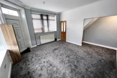 3 bedroom end of terrace house for sale, Leeds Road, Cutsyke, Castleford